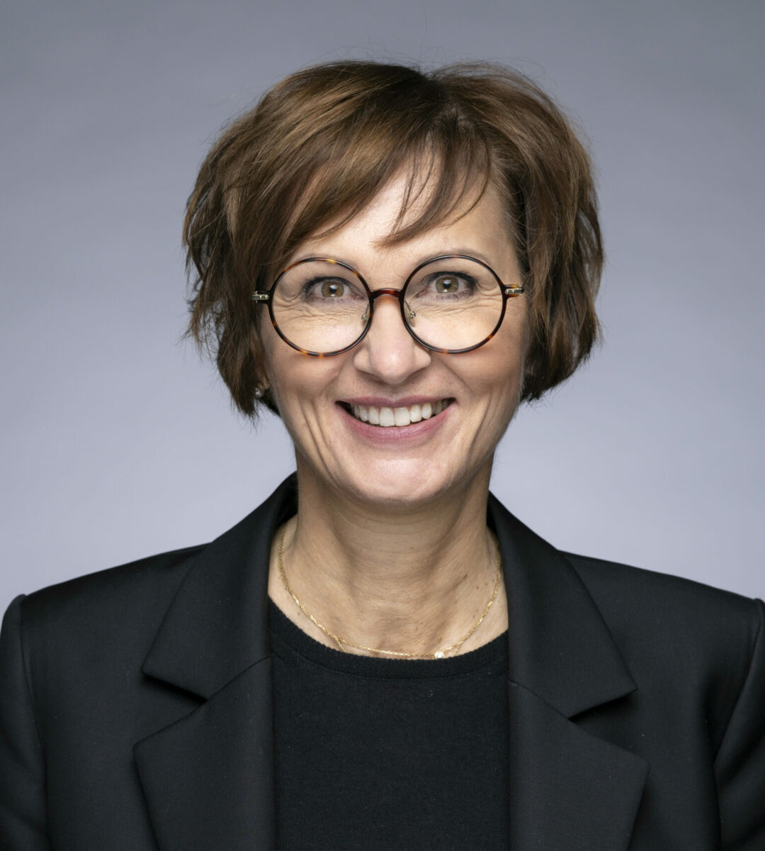Porträtfoto von Bettina Stark-Watzinger der Bundesministerin für Bildung und Forschung