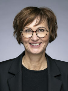 Porträtfoto von Bettina Stark-Watzinger der Bundesministerin für Bildung und Forschung