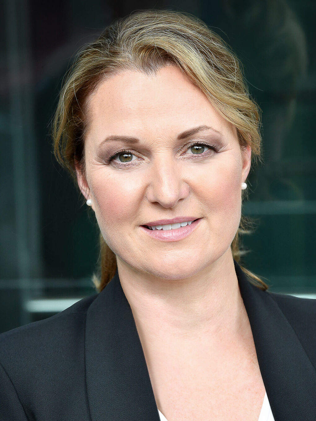 Portrait Prof. Dr. Katja Schenke-Layland