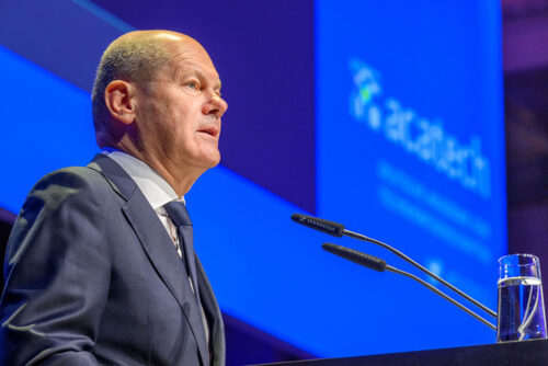 Bundeskanzler Olaf Scholz spricht bei der acatech Festveranstaltung 2022 über Innovationspolitik.