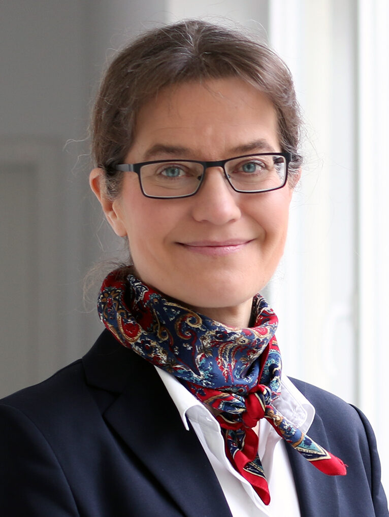 Portrait Prof. Dr. Karen Pittel