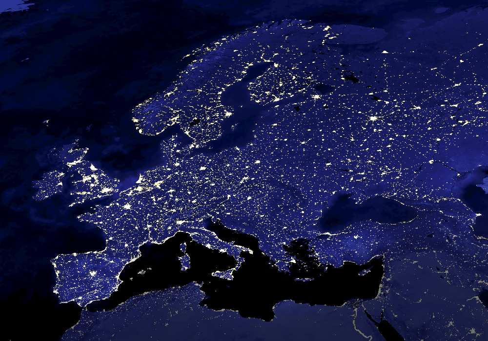 Symbolbild zur Akademienzusammenarbeit im Bereich Energie und Mobilität; Lichtkarte Europa